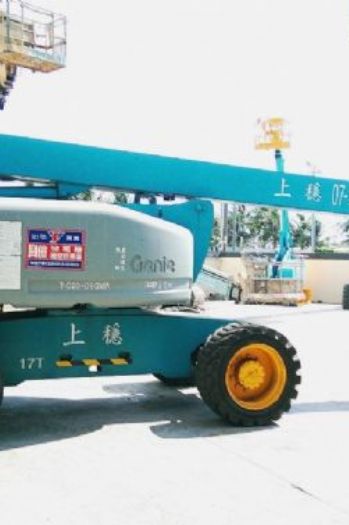 25m屈臂輪胎高空作業車